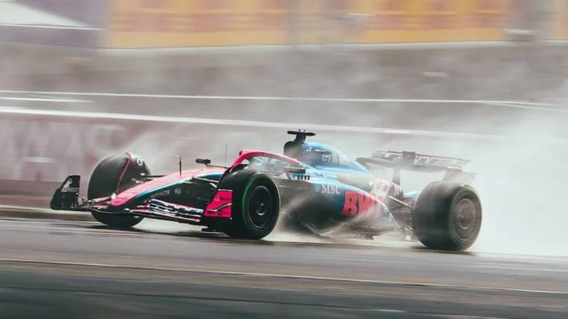Alpine Acelera A526 em Silverstone e Agita Paddock Antes dos Testes