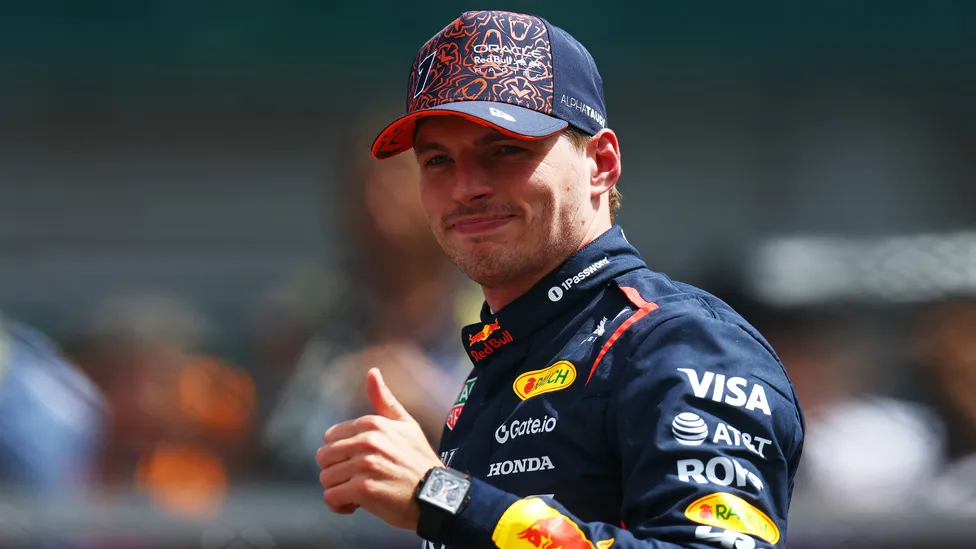 Verstappen Colado na Red Bull Até 2028: Mistério nos Testes Agita F1!