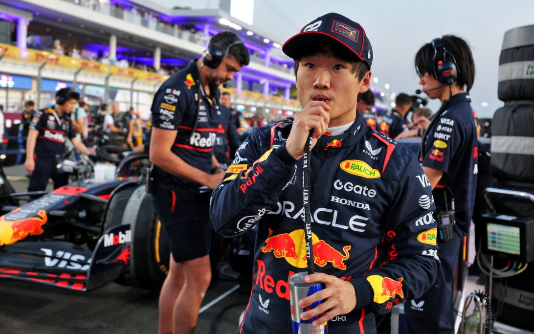 Tsunoda Preso na Encrenca Honda-Red Bull para 2026