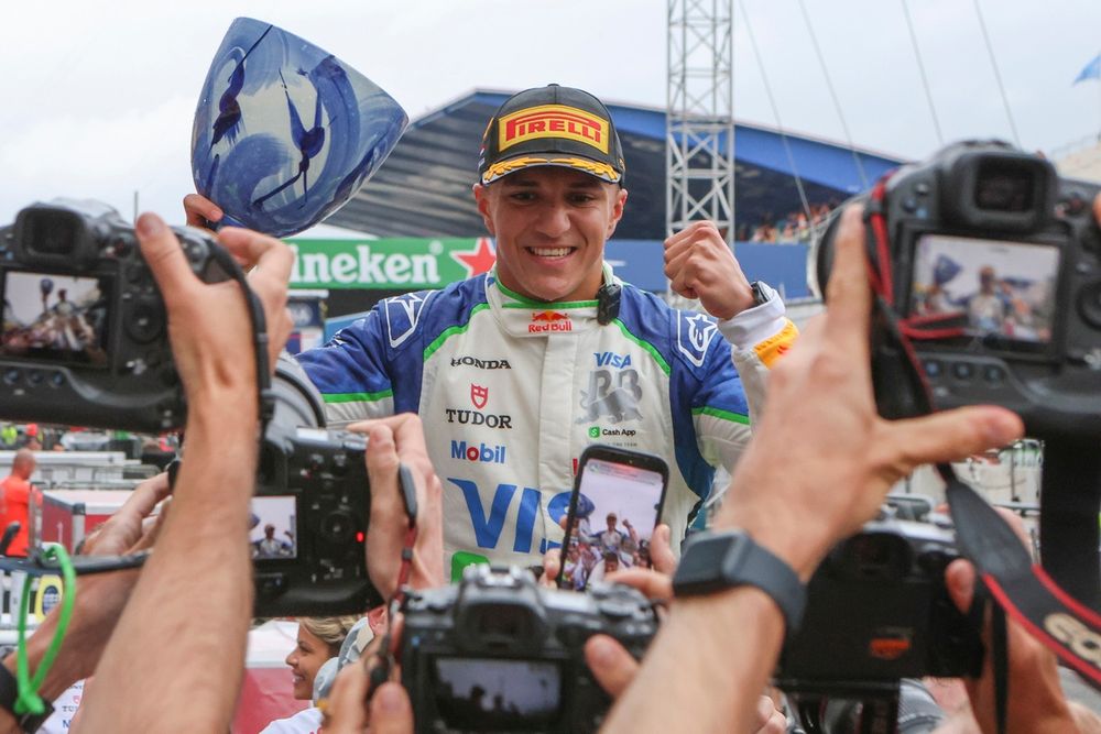 Hadjar Joga a Bomba: "Assinatura não vale troféu ao lado de Max!"